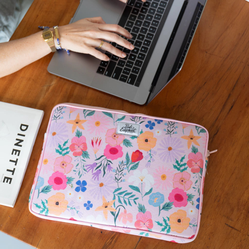 Funda notebook flores rosa