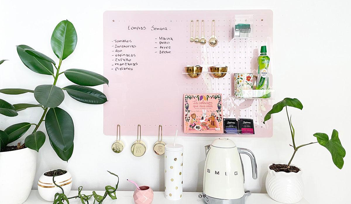 Panel MIX: pizarra y organizador acrílico ROSADO 80x60cm - Tienda Girom