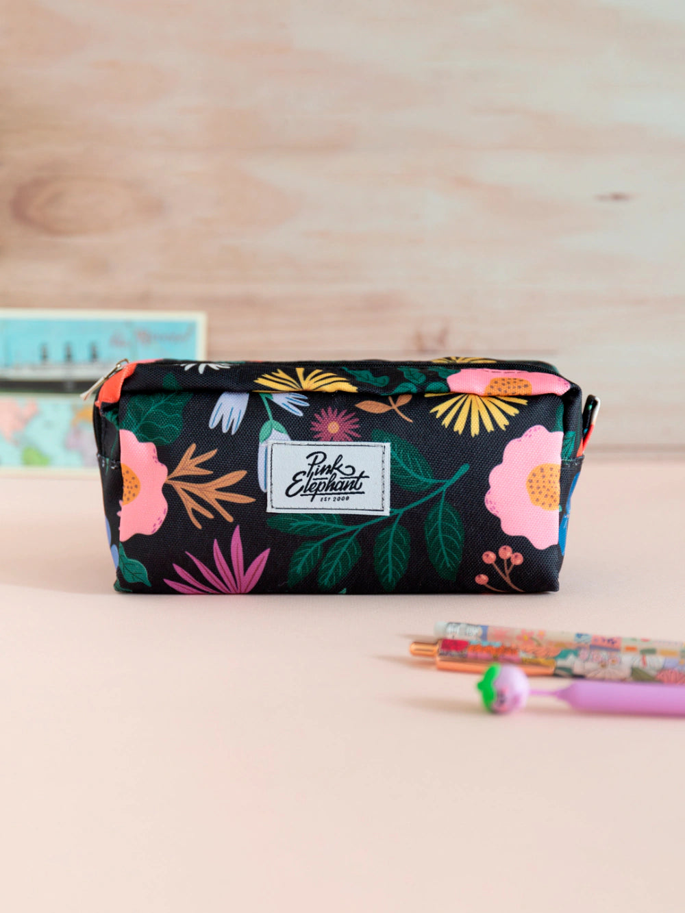 Estuche de tela flores negro